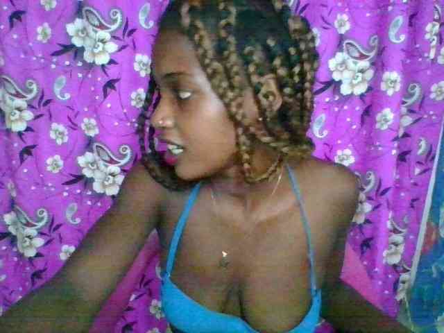 LovelyBlackGirl webcam