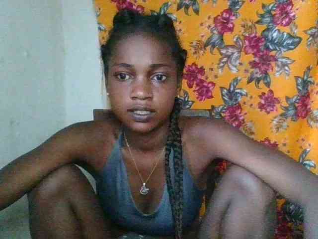 LovelyBlackGirl webcam