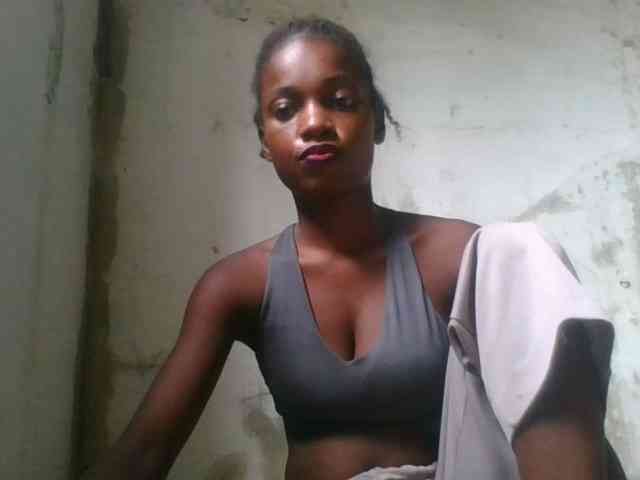 LovelyBlackGirl webcam