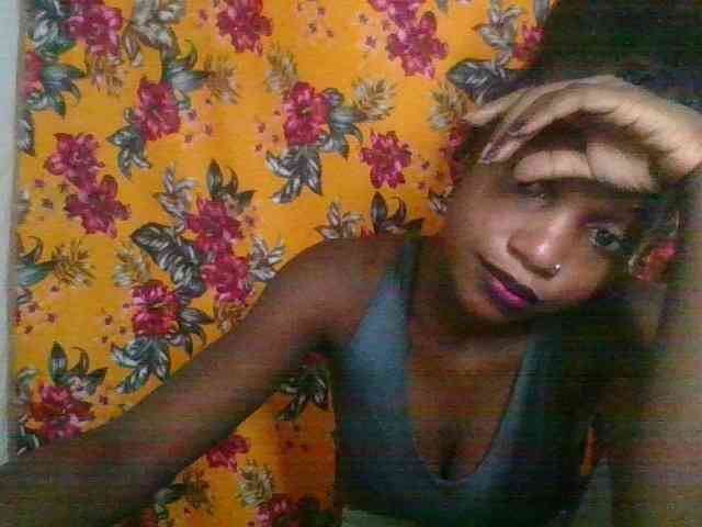 LovelyBlackGirl webcam