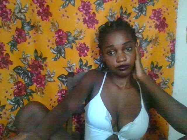 LovelyBlackGirl webcam