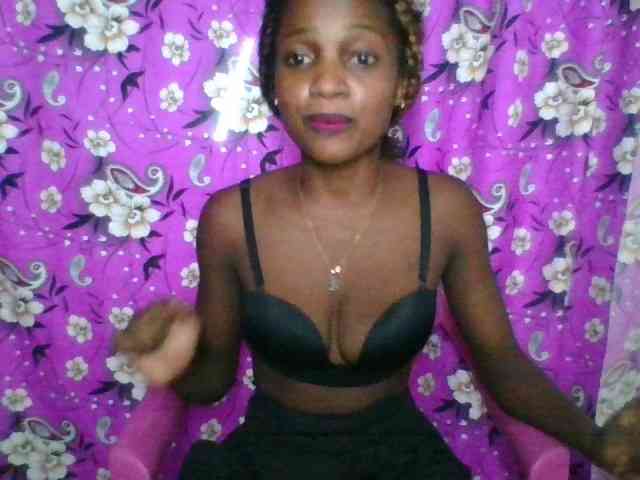 LovelyBlackGirl webcam