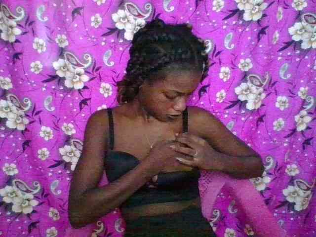 LovelyBlackGirl webcam