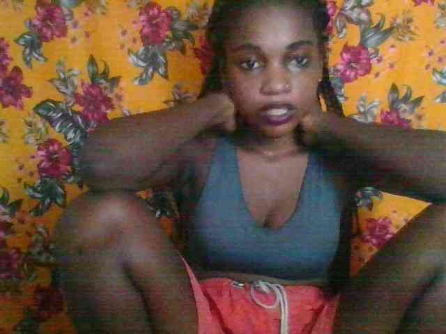 LovelyBlackGirl webcam