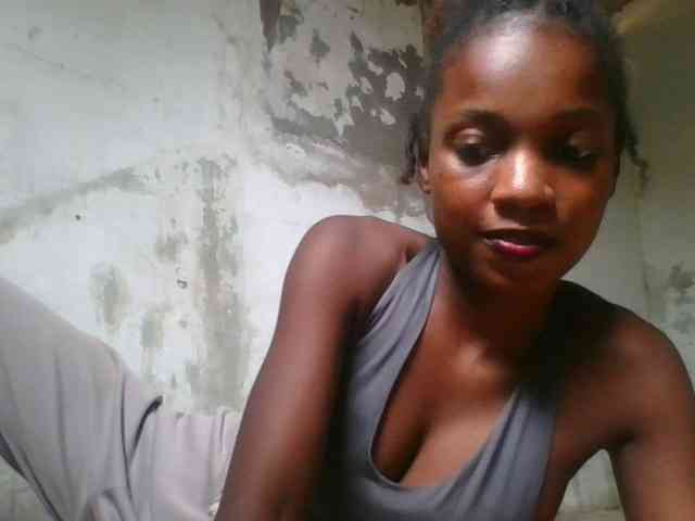 LovelyBlackGirl webcam