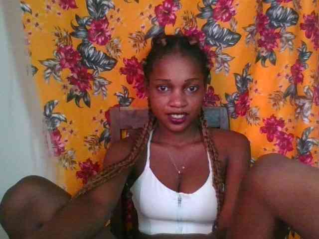 LovelyBlackGirl webcam