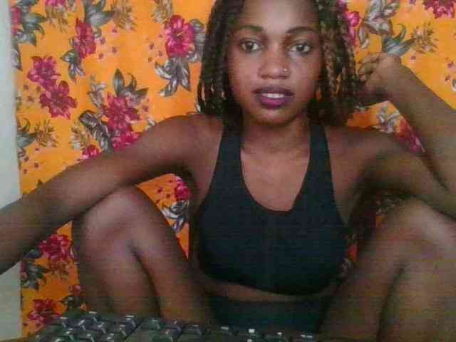 LovelyBlackGirl webcam