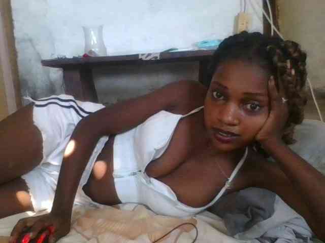 LovelyBlackGirl webcam