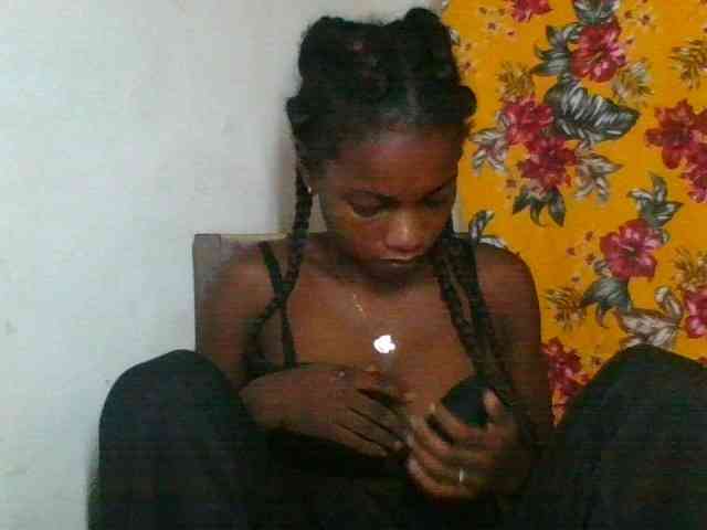 LovelyBlackGirl webcam