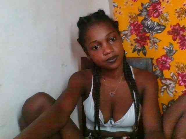 LovelyBlackGirl webcam