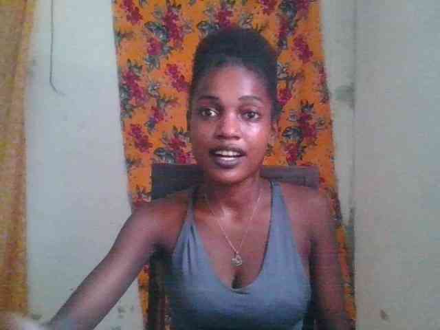 LovelyBlackGirl webcam