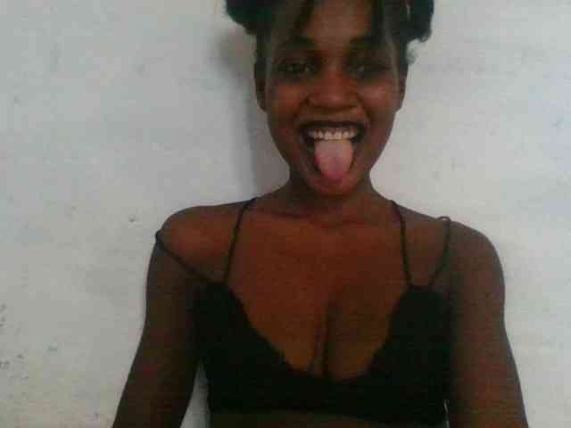 LovelyBlackGirl webcam