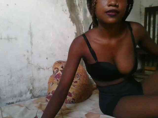 LovelyBlackGirl webcam