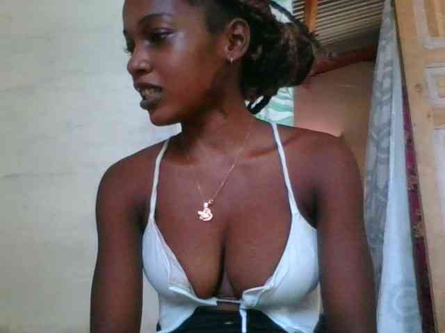 LovelyBlackGirl webcam