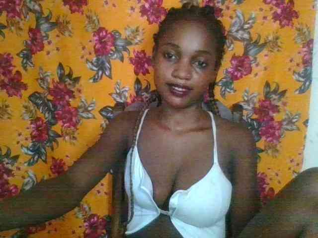 LovelyBlackGirl webcam