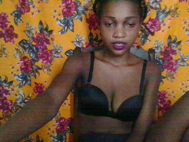 LovelyBlackGirl webcam