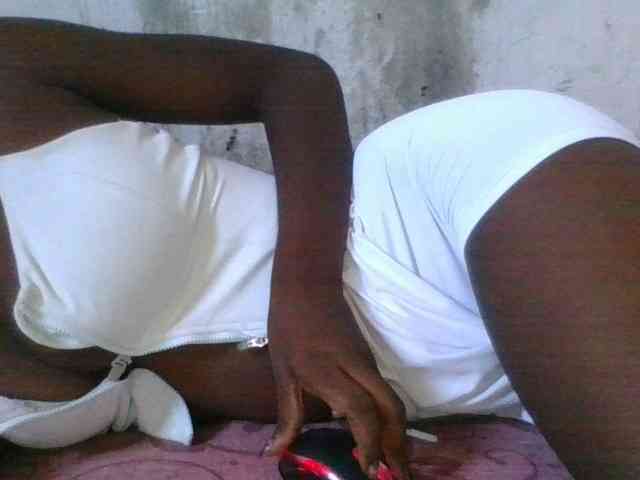 LovelyBlackGirl webcam