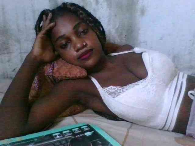 LovelyBlackGirl webcam