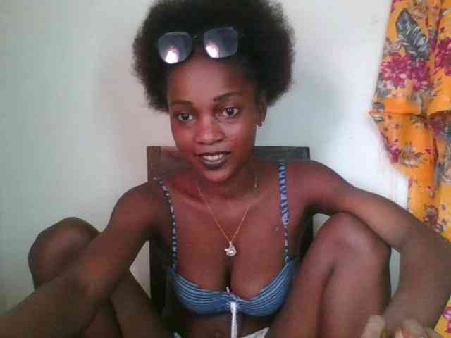 LovelyBlackGirl webcam