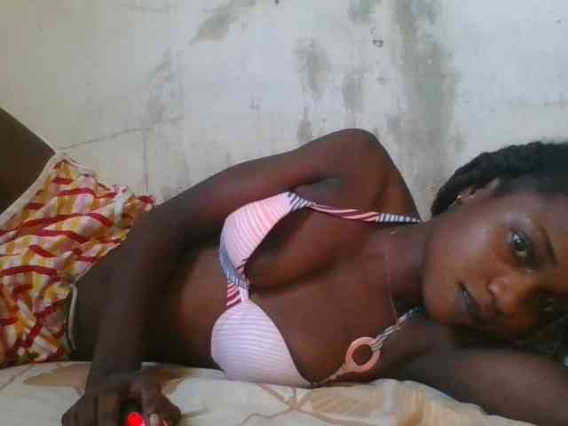 LovelyBlackGirl webcam