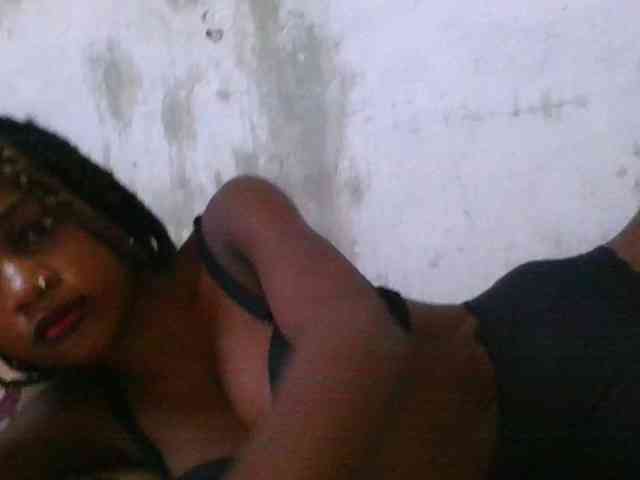 LovelyBlackGirl webcam