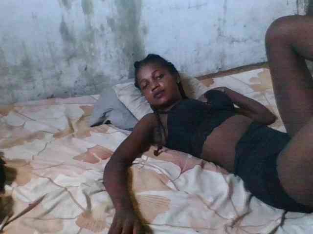 LovelyBlackGirl webcam