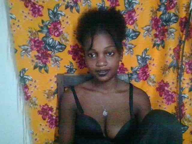 LovelyBlackGirl webcam
