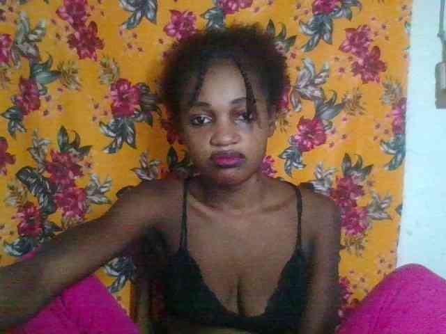 LovelyBlackGirl webcam