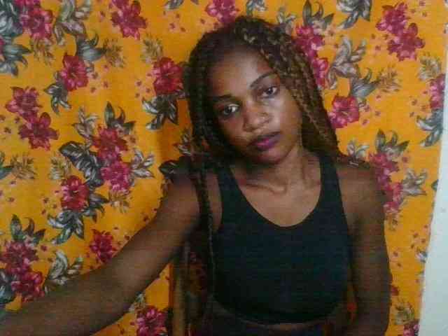 LovelyBlackGirl webcam