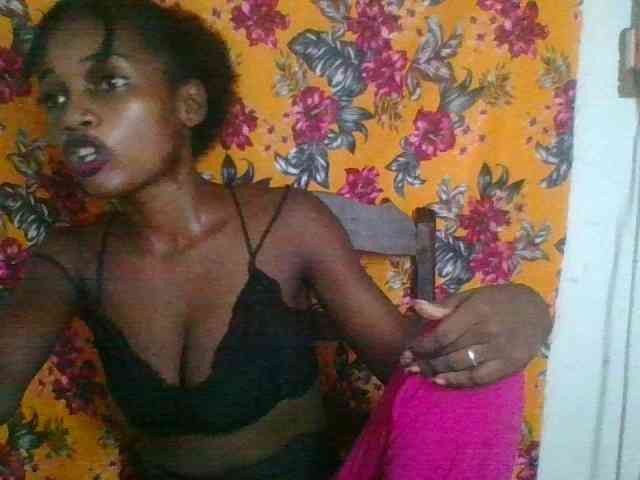 LovelyBlackGirl webcam