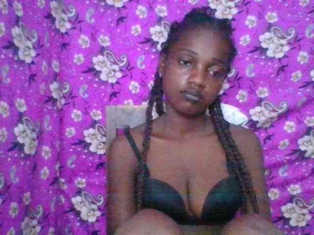 LovelyBlackGirl webcam
