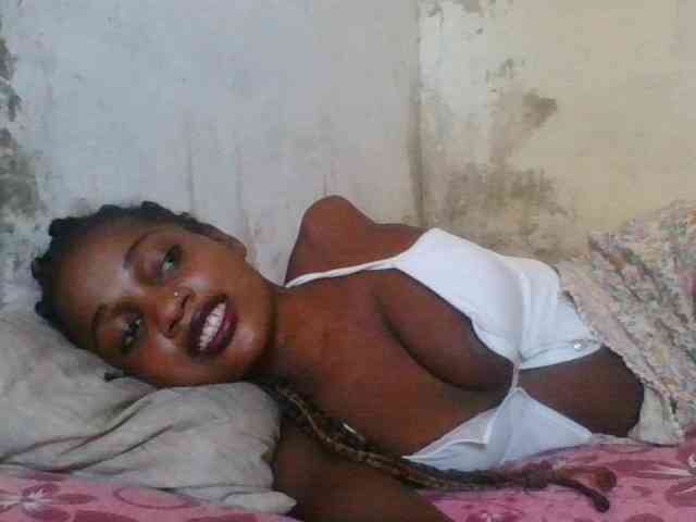 LovelyBlackGirl webcam