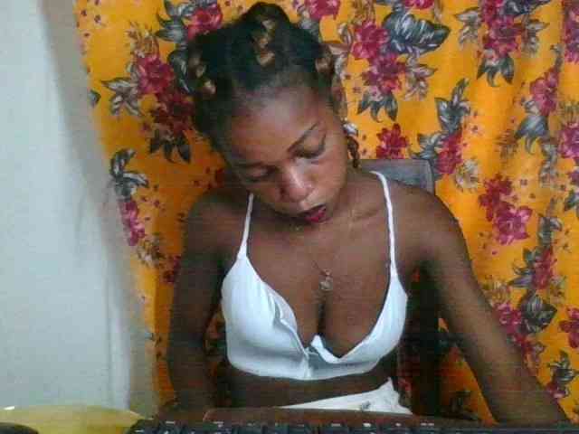 LovelyBlackGirl webcam