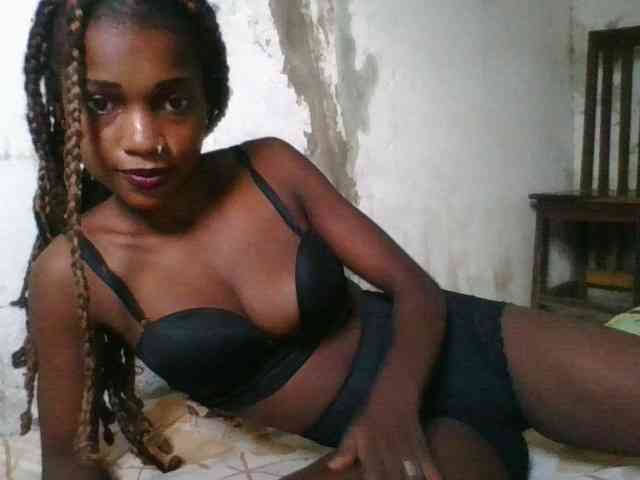 LovelyBlackGirl webcam