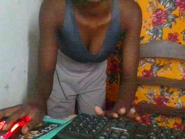 LovelyBlackGirl webcam