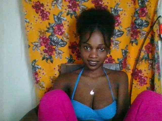 LovelyBlackGirl webcam