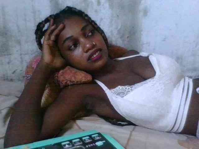 LovelyBlackGirl webcam