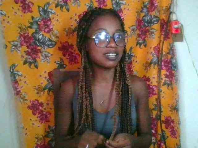 LovelyBlackGirl webcam