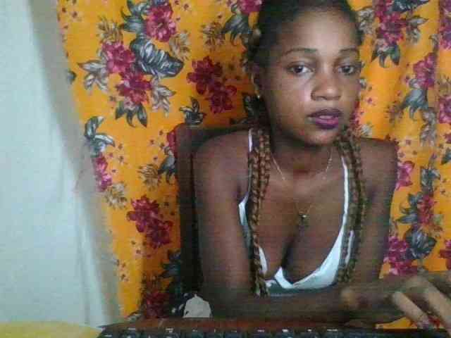 LovelyBlackGirl webcam