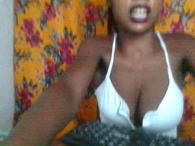 LovelyBlackGirl webcam