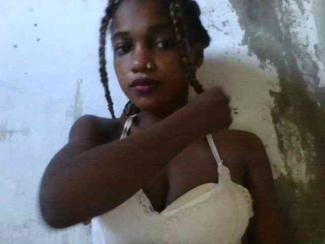 LovelyBlackGirl webcam