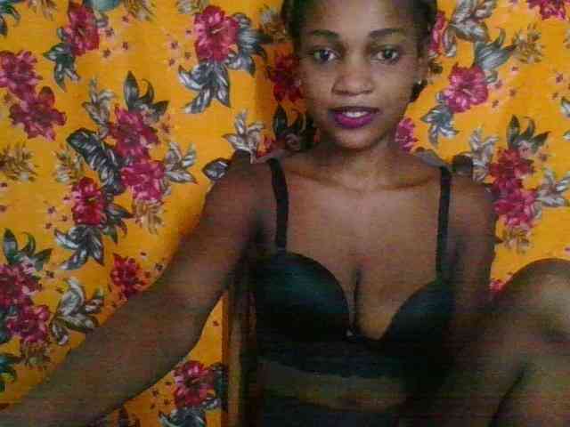 LovelyBlackGirl webcam