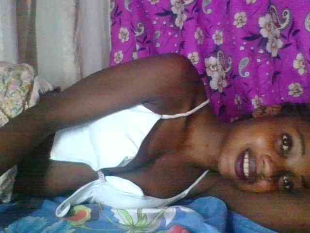 LovelyBlackGirl webcam