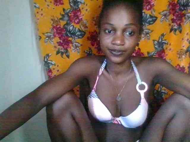 LovelyBlackGirl webcam