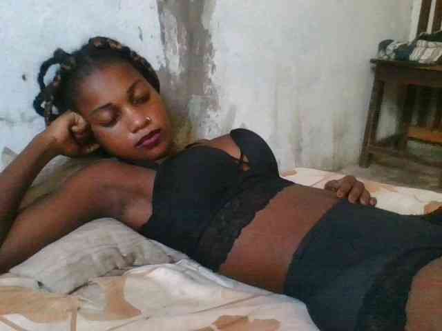 LovelyBlackGirl webcam