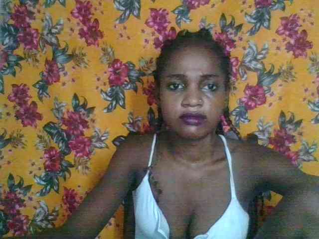 LovelyBlackGirl webcam