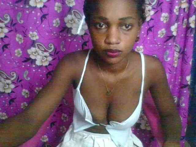 LovelyBlackGirl webcam