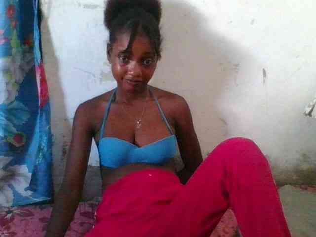 LovelyBlackGirl webcam