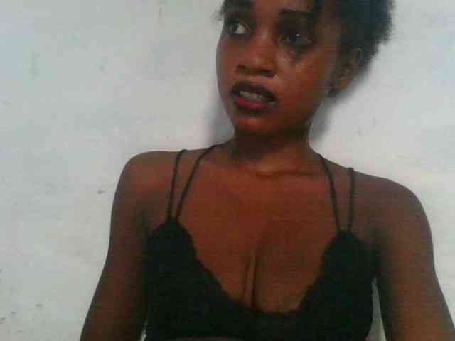 LovelyBlackGirl webcam