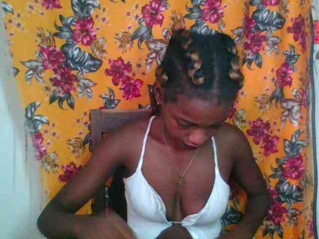 LovelyBlackGirl webcam